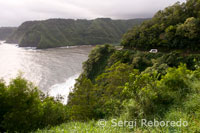 Acantilados en la carretera de Hana. Maui.